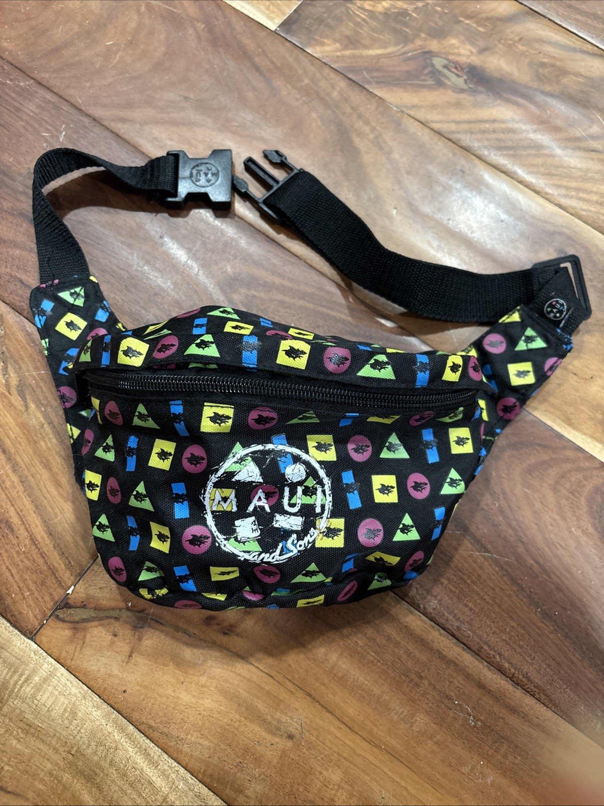 Vintage maui and sons fannie pack 80’s 90’s retro Shark Attack Belt Bag