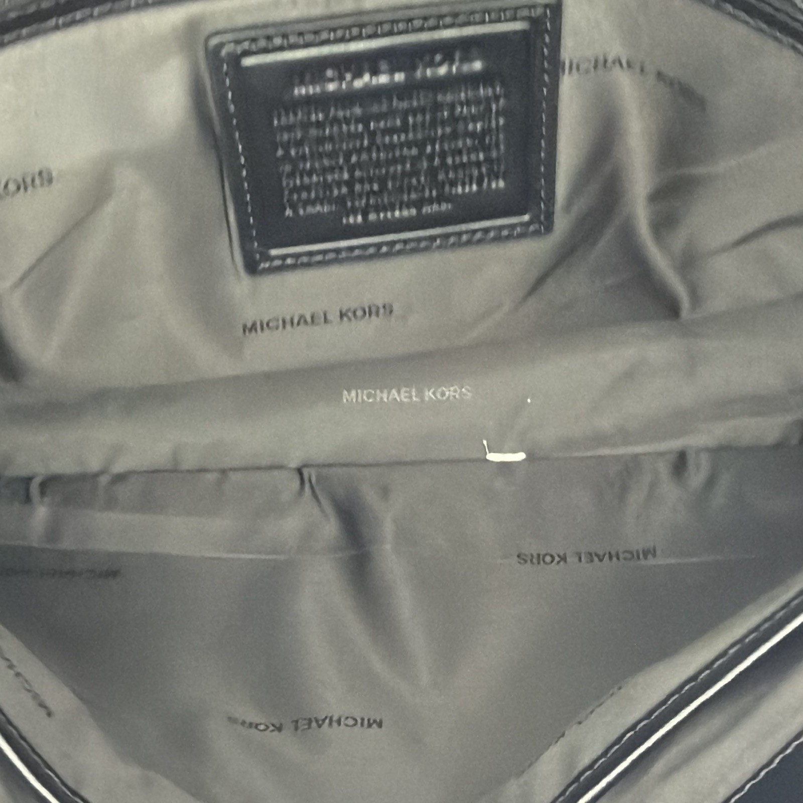 Michael Kors Black Messenger Bag Magnetic Closure Adjustable Strap Inner Pockets