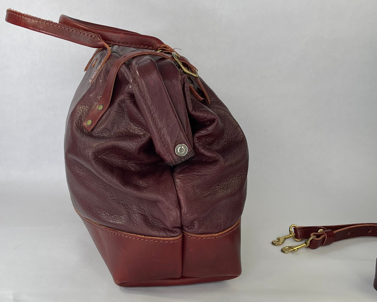 Billykirk No 165 Medium burgundy leather carryall weekender overnight duffle bag