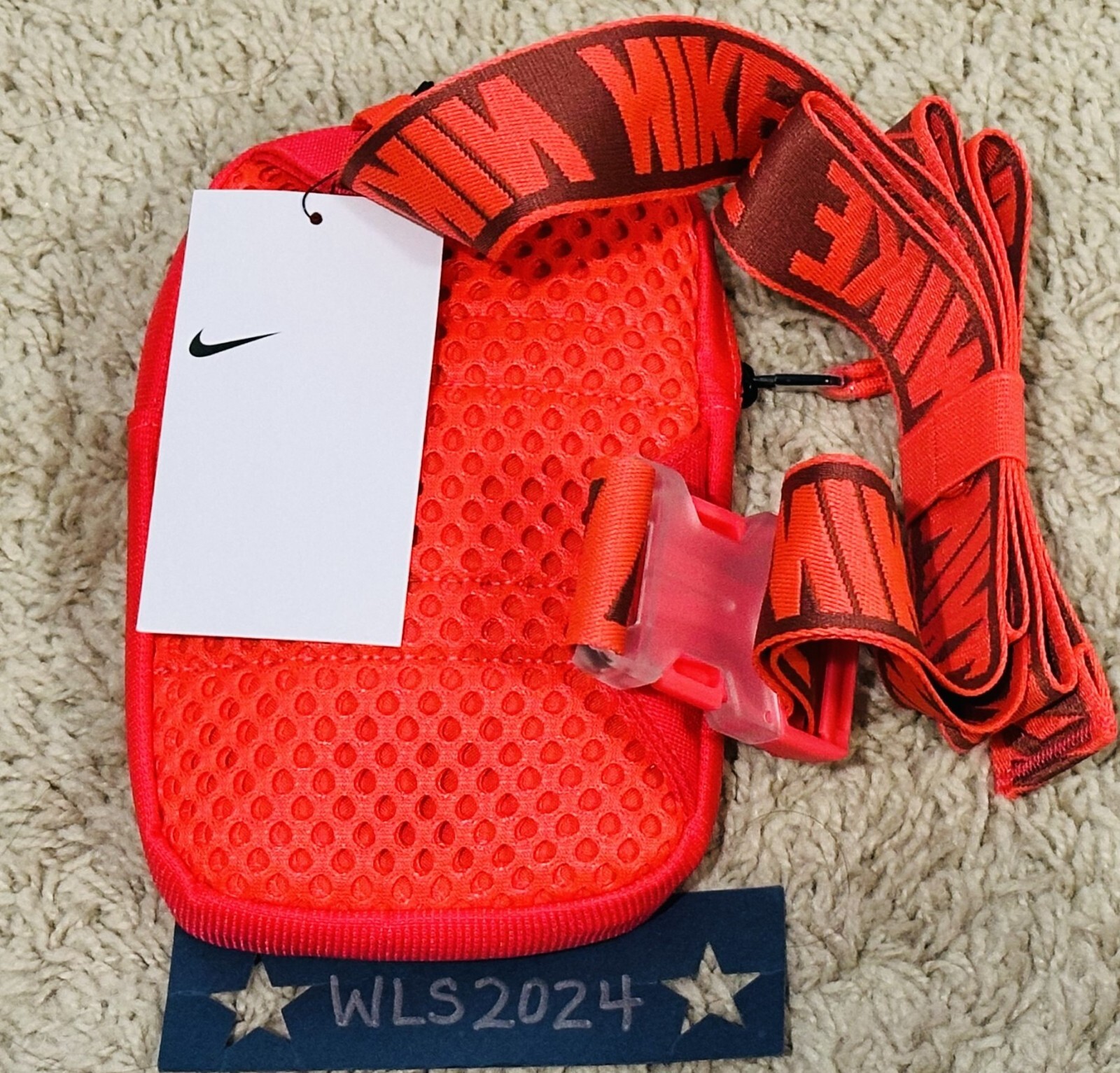 Nike Sportswear Essentials Crossbody Bag (1L)-Laser Crimson-One Size #BA5904 644