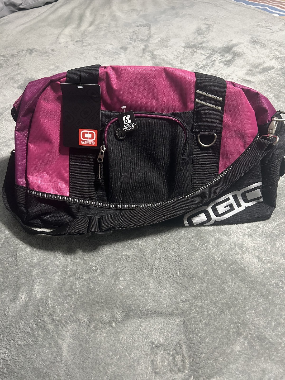 BRAND NEW OGIO Pink Golf Half Dome Duffle / Gym Bag Shoulder Strap Audio Pocket