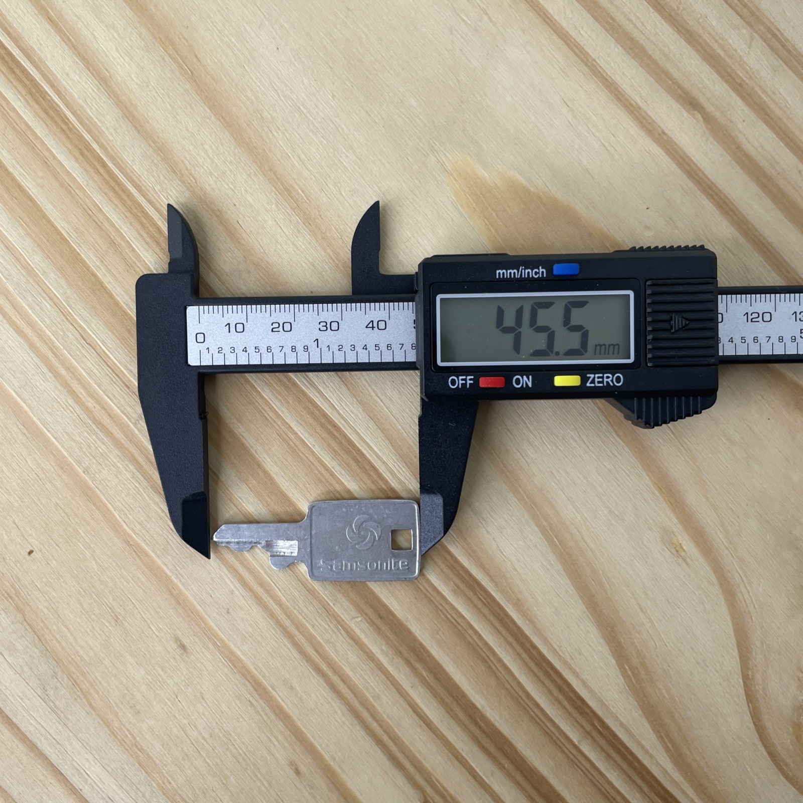 Samsonite Profile KEY