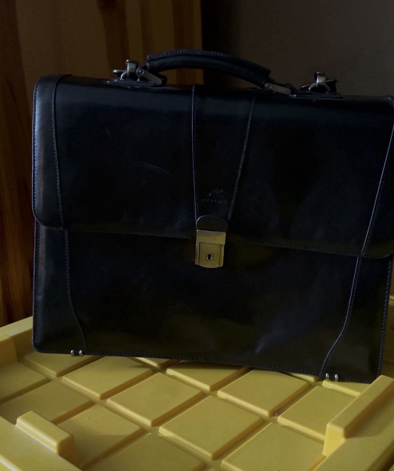 Mancini Leather Goods Luxurious Italian Leather Laptop Briefcase 95897 Black