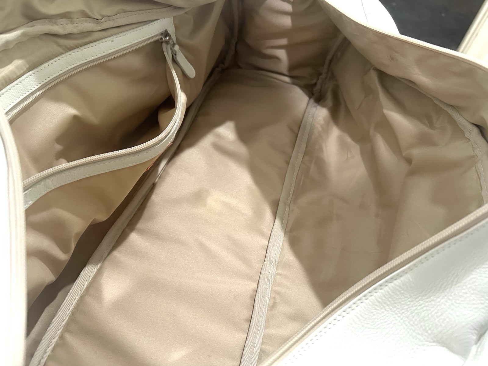 Latico NJ 22” Leather Retro Duffel Weekender Bag White w Pink Bowling Stripes