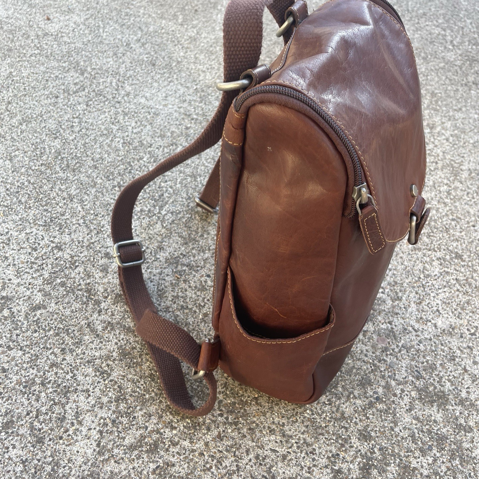 JACK GEORGES Unisex Backpack Voyager Convertible Brown Buffalo Leather
