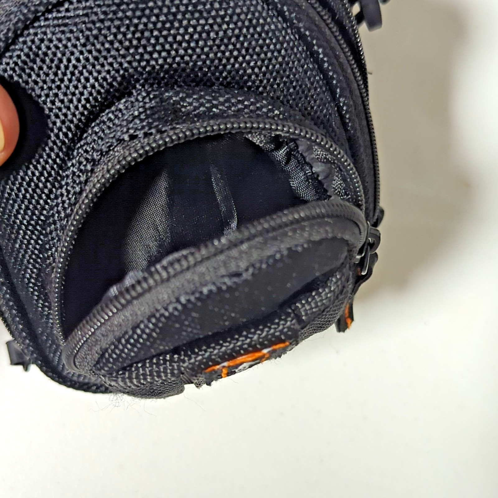 Samsonite Small Black Crossbody Bag Adjustable Strap Multiple Compartments