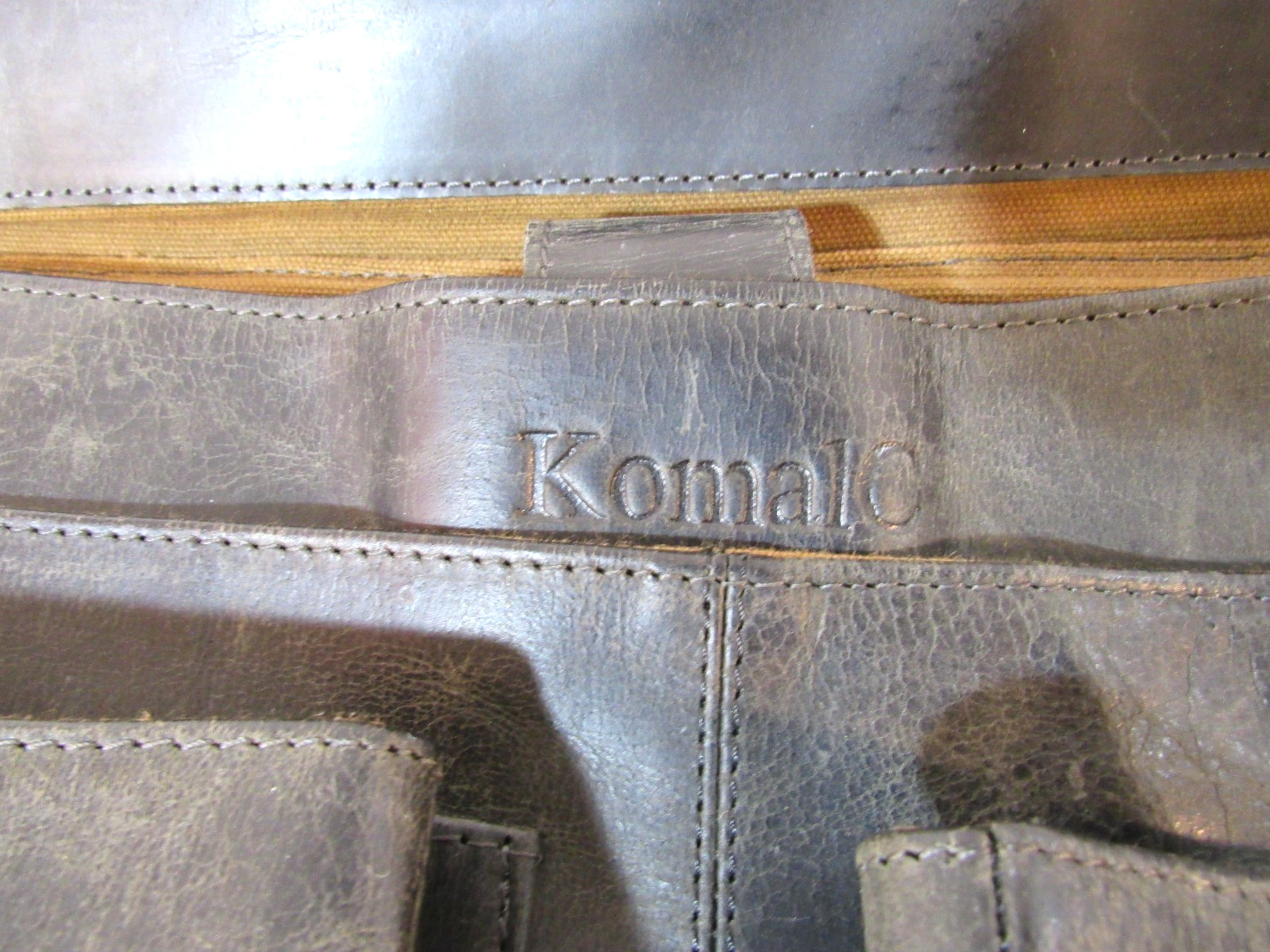KomalC Buffalo Leather Distressed Brown Briefcase Laptop Messenger Bag 16″ Inch