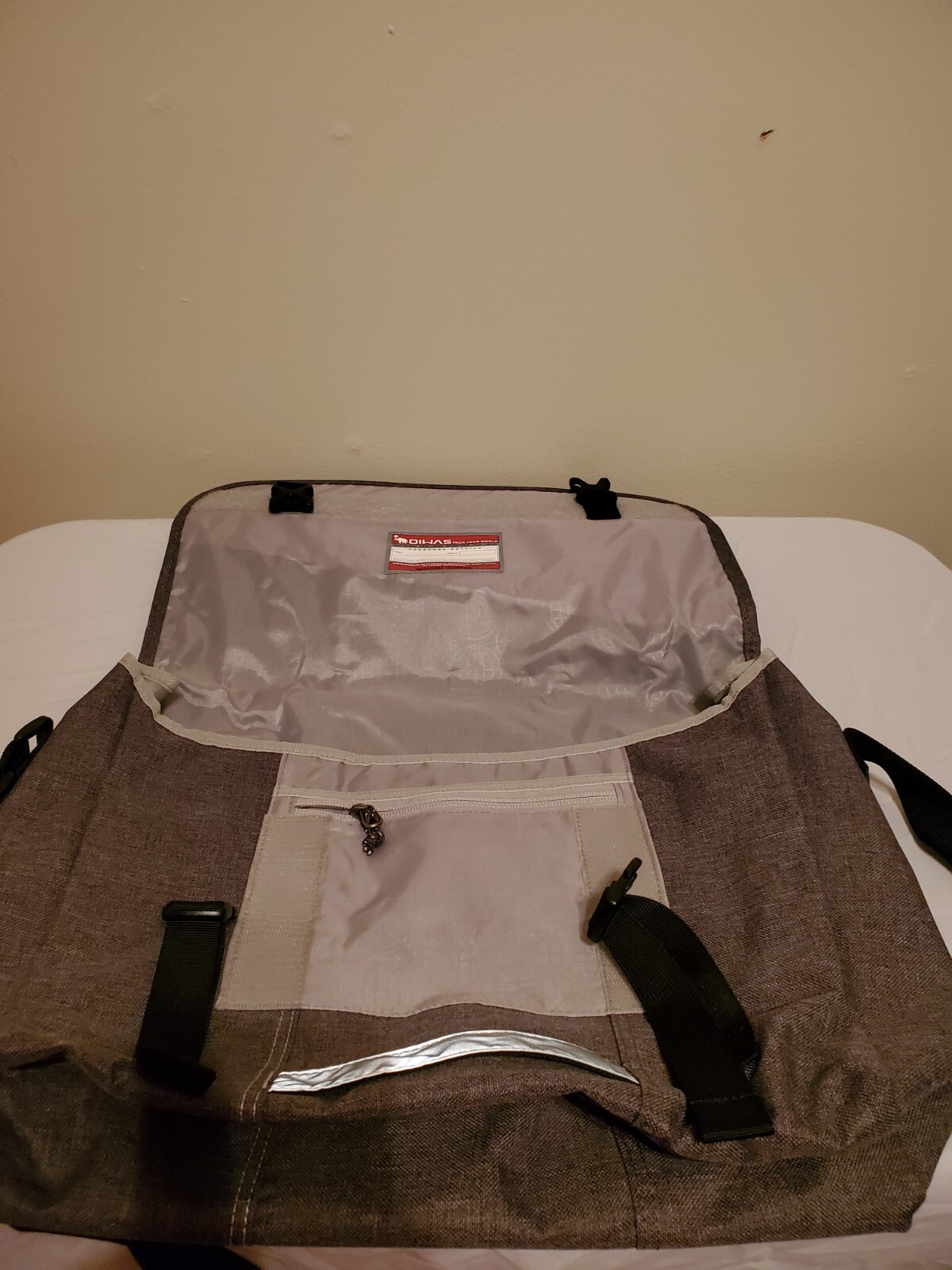 OIWAS Messenger Crossbody Briefcase Computer Bag NWT