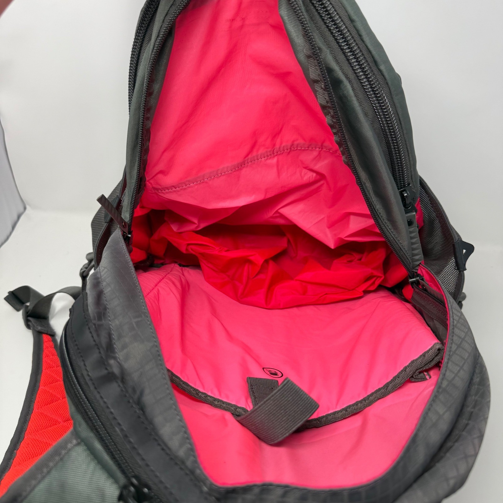 Nike Sport Backpack Grey Red Ripstop Multi-Pocket Shoe Compartment Training Bag