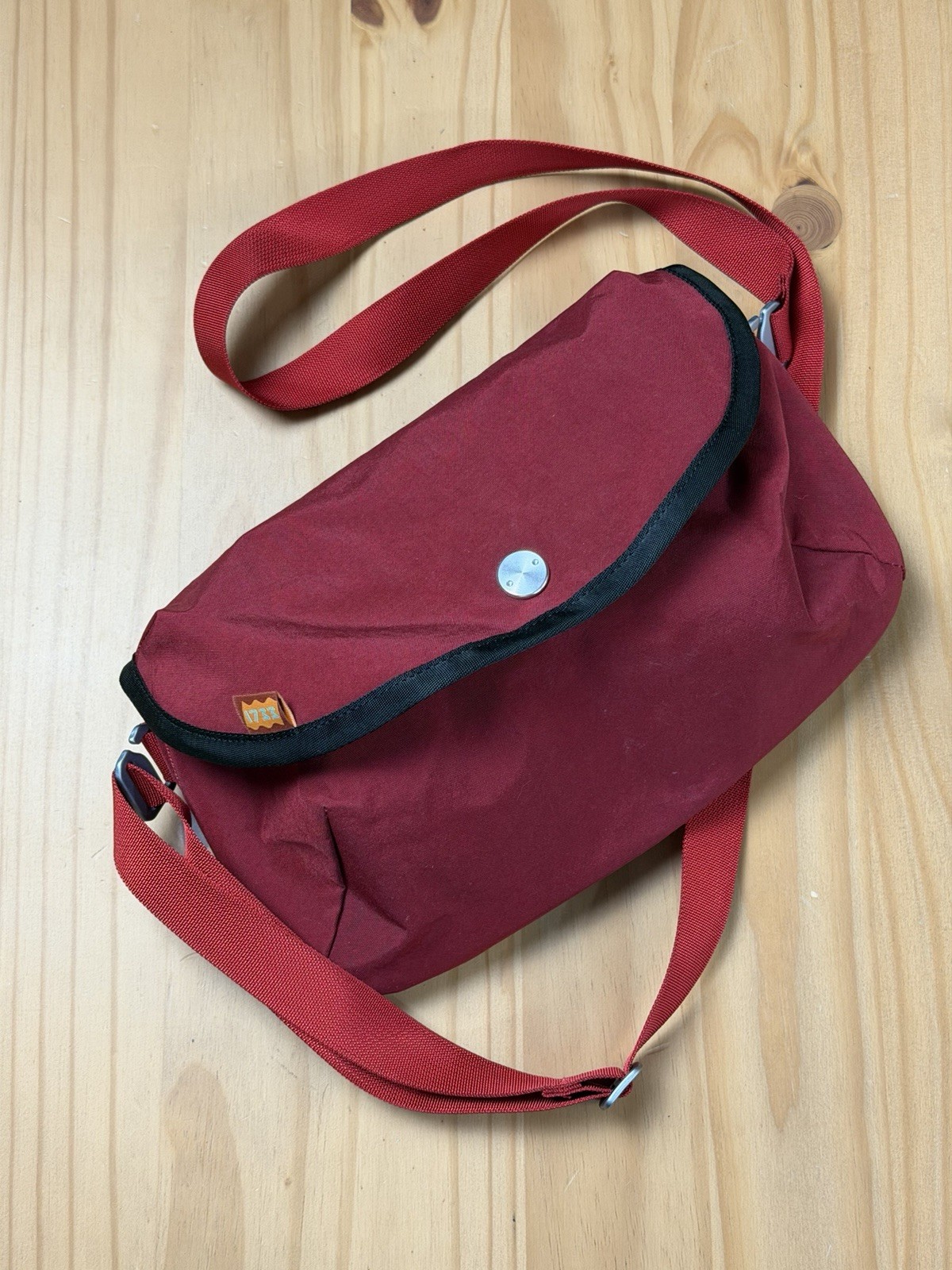 1733 Messenger Crinkle Nylon (Red Konbu, 2.5L)