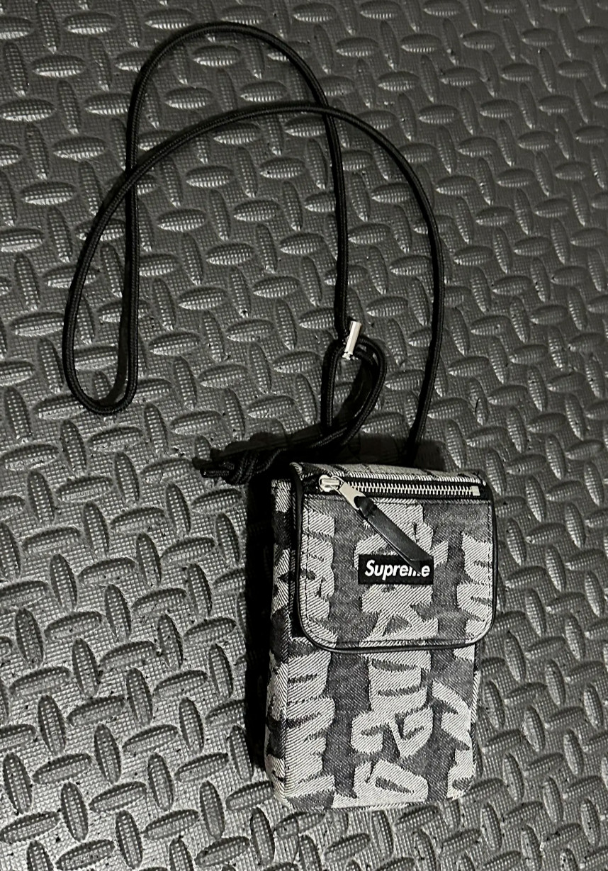 SUPREME SS22 Supreme Fat Tip Jacquard Denim Neck Pouch Black BAG (used once)