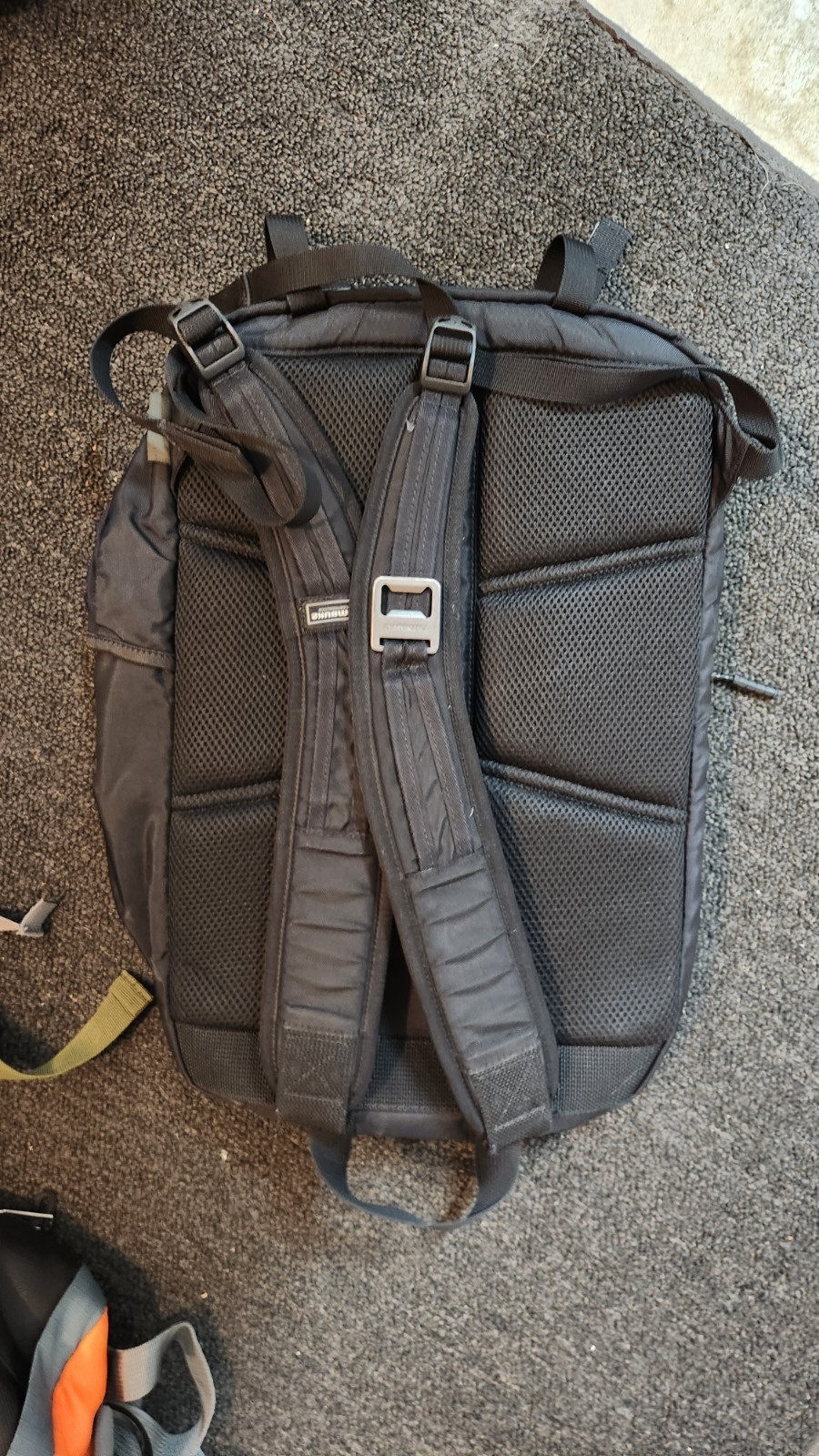 TIMBUK2 Showdown Laptop Backpack 22L Black (Lower Strap Cut & Missing Zip Pull)