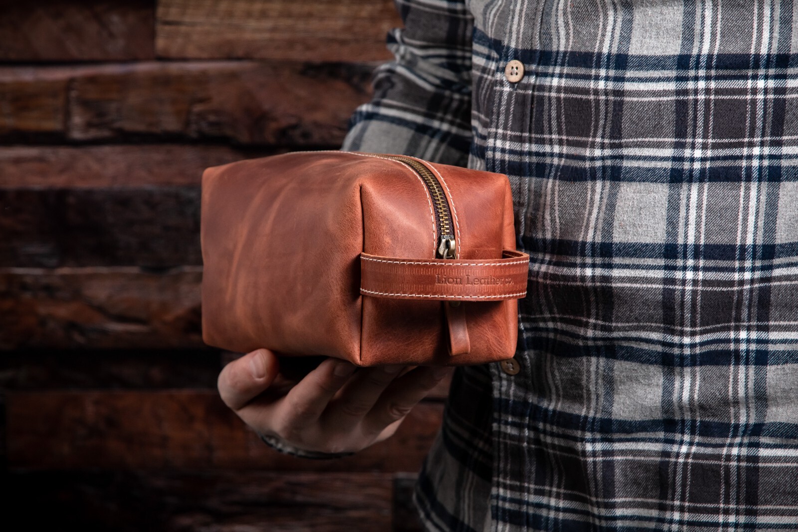 Personalized Genuine Leather Toiletry Bag For Men Dopp Kits For Him Wash Bag