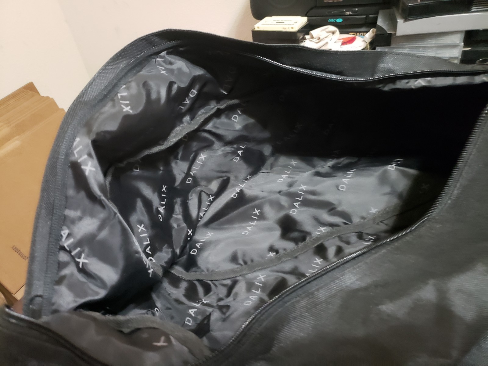 DALIX 21″ Sports Duffle Gym Sling Travel Bag in Black New Unused With Strap Z1