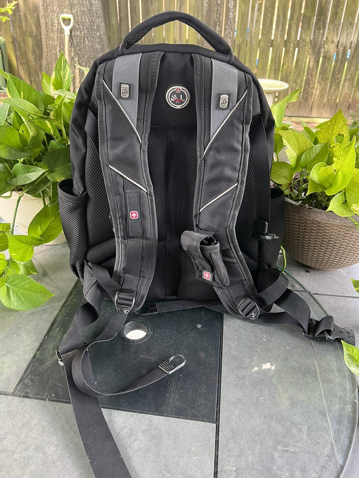 Swiss Gear Laptop Backpack With Audio Pocket Zip Padded Shoulder Strap Black