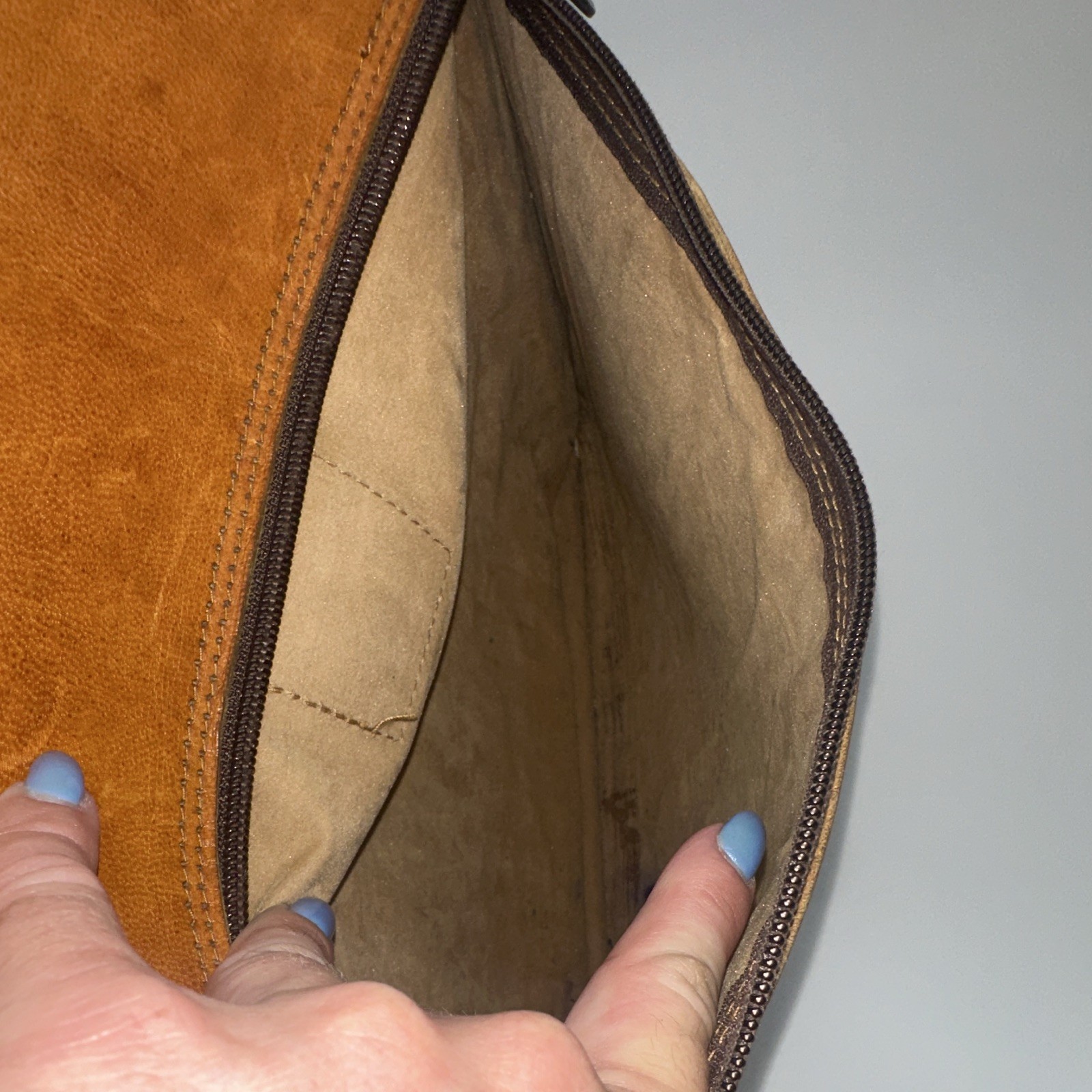 Urban Leather Brown Messenger Bag Magnetic/Zip Closure Outer & Inner Pockets