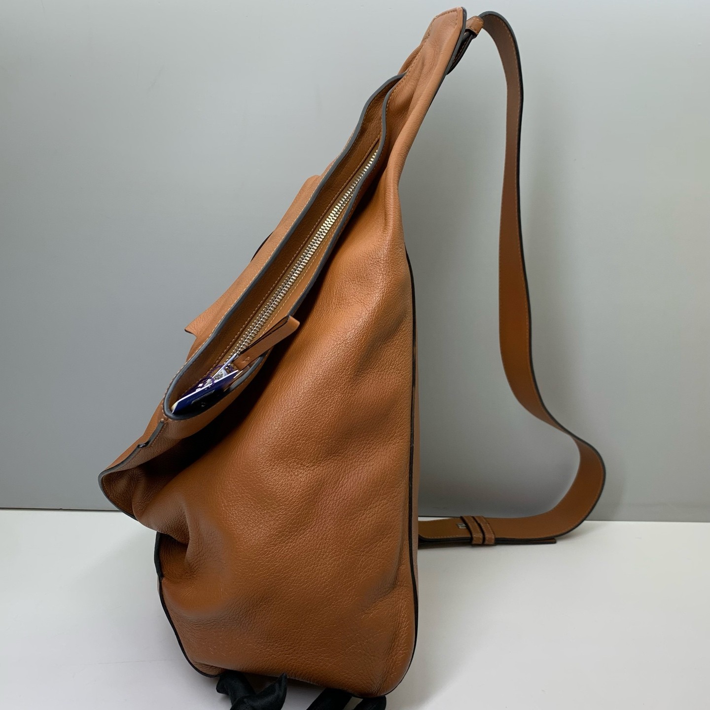 Loewe Pre-Owned Authentic Crossbody Brown Leather 44x28x22cm