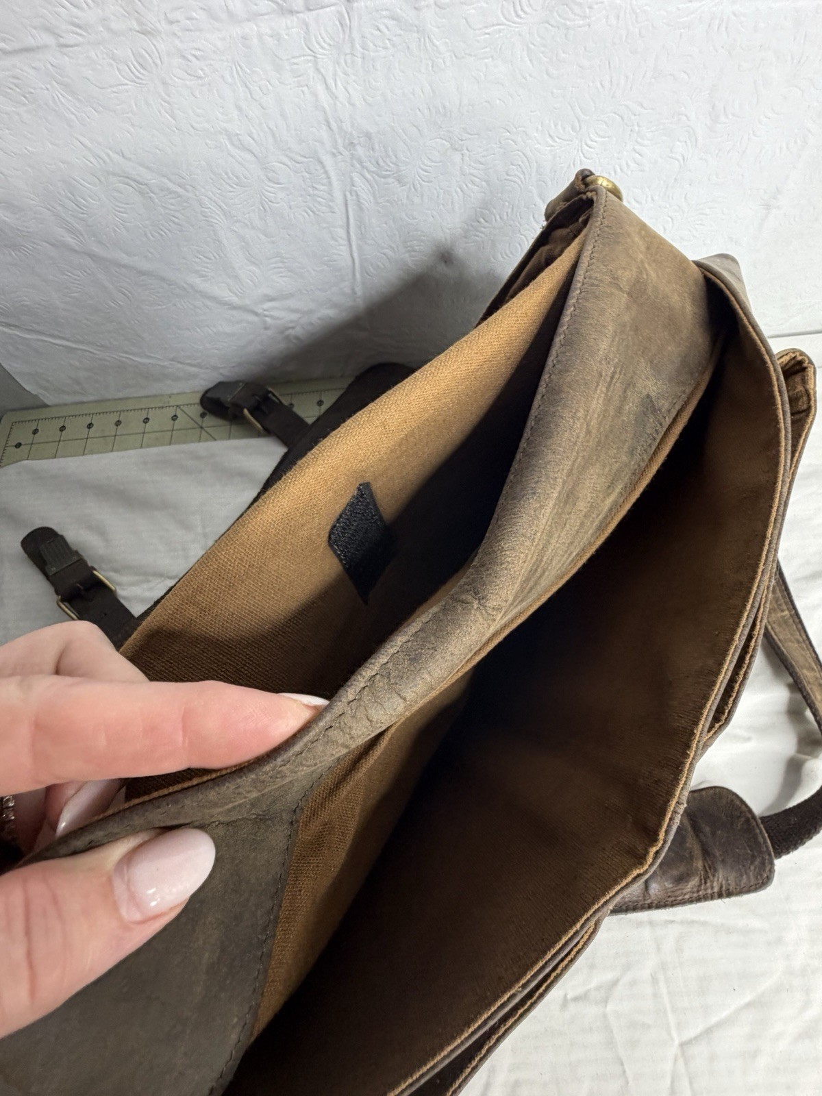 Komalc Full Grain Brown Distressed Leather Messenger Bag Computer Organizer