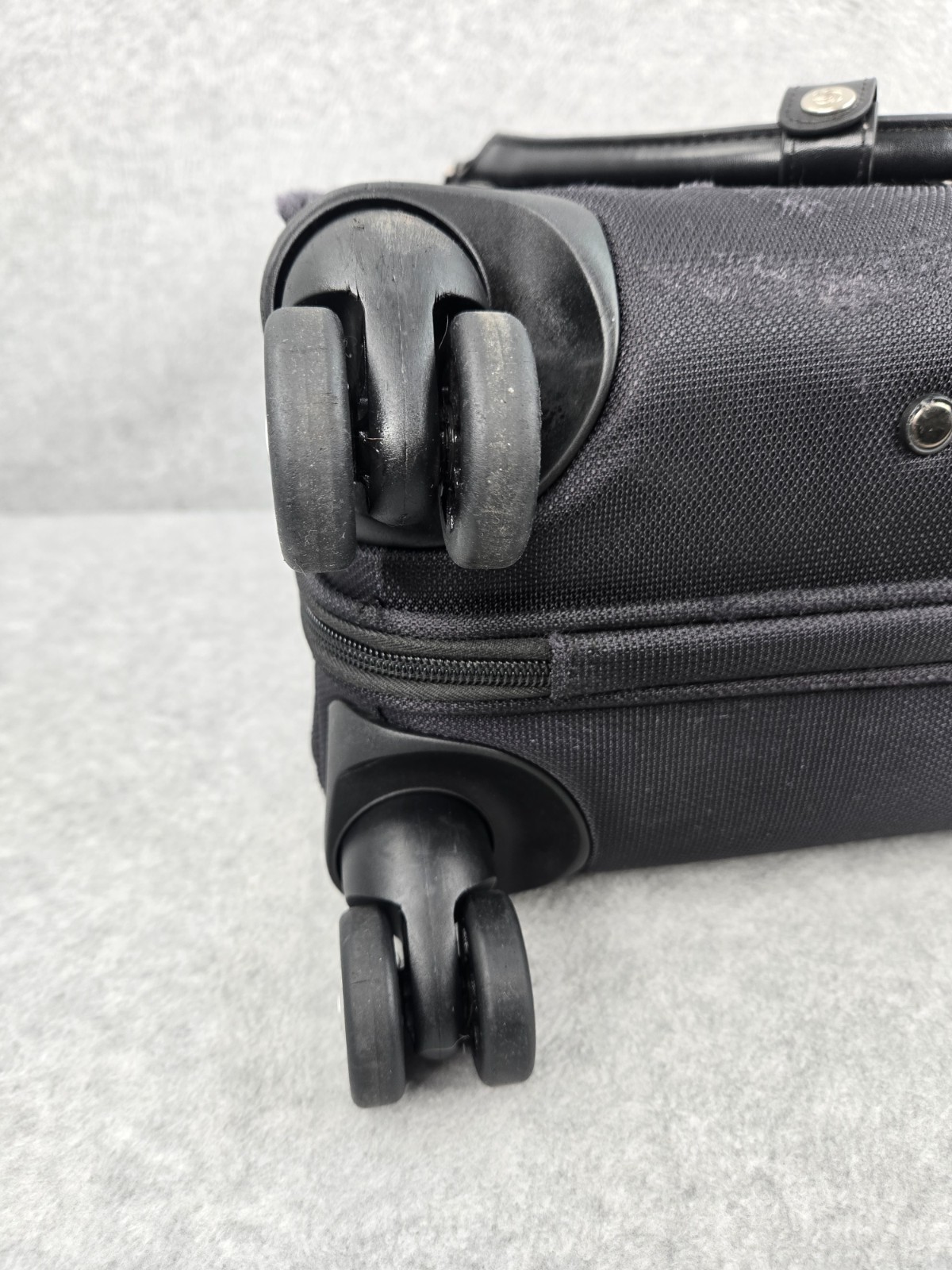 Samsonite Luggage Mobile Spinner Office Black Bag Rolling Wheeled