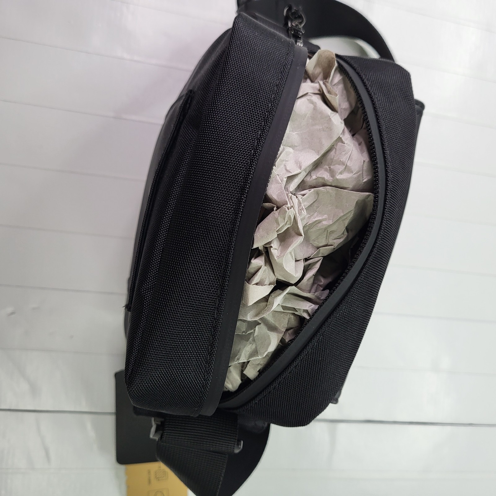 True Religion Black Sling Bag Men’s New With Tags Adjustable Authentic Designer