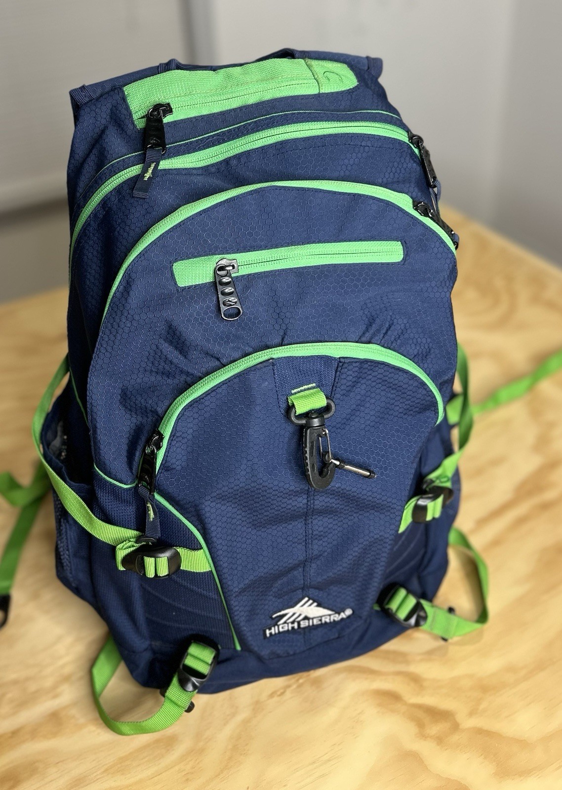 High Sierra Backpack Airflow Cooled Back Strap Suspension System Navy Green