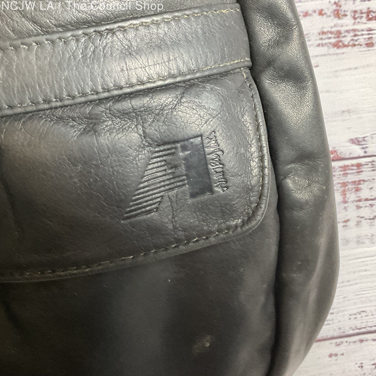 VTG. AMERIBAG X LL Bean Black Leather Healthy Back Ameribag Sling Crossbody