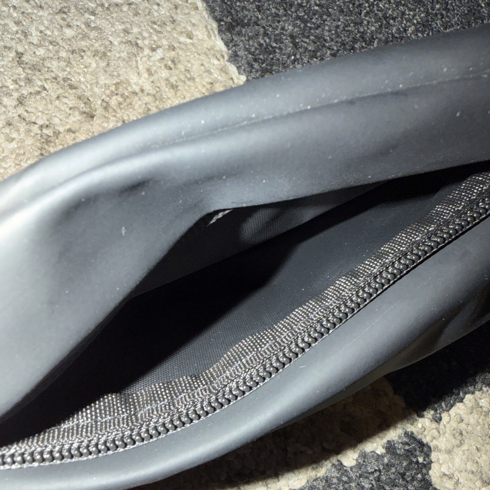 NEW! GASTON LUGA Black Spläsh Hip Pack Crossbody Bag Fannypack $59 MSRP GL