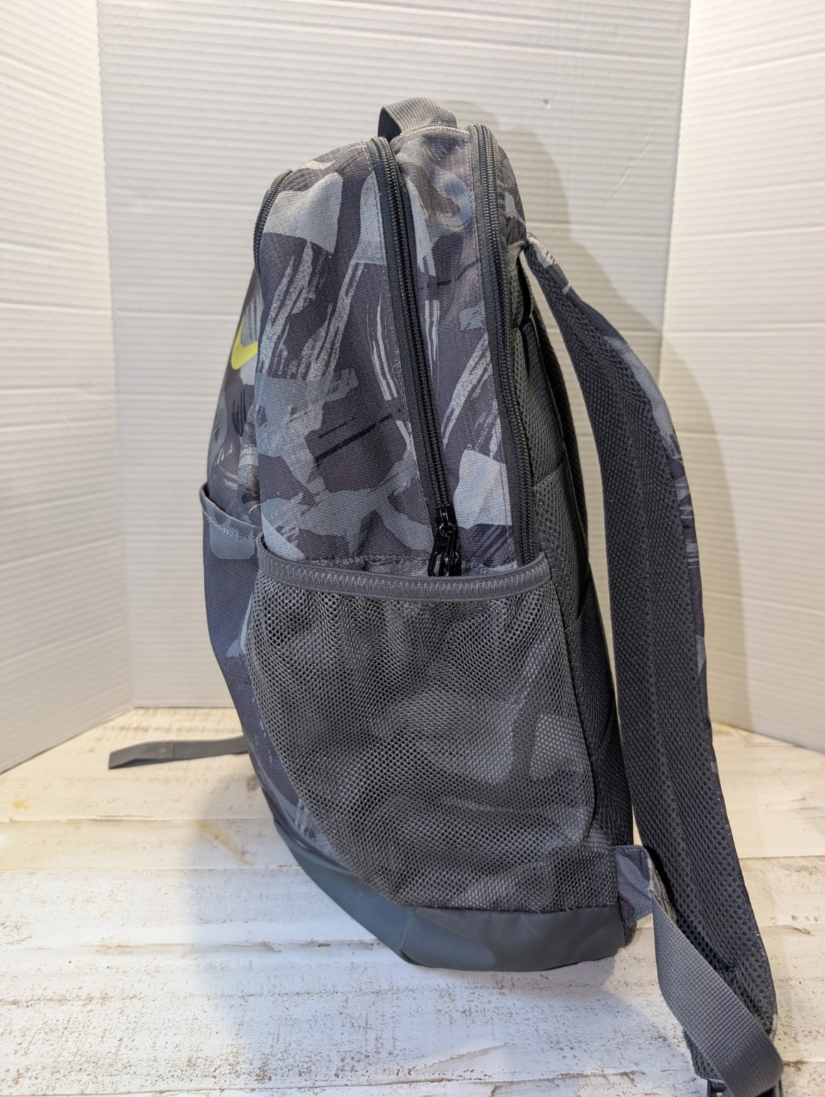 NIKE Brasilia Medium Backpack In Gray & Green Colors Green Swoosh Excellent Cond