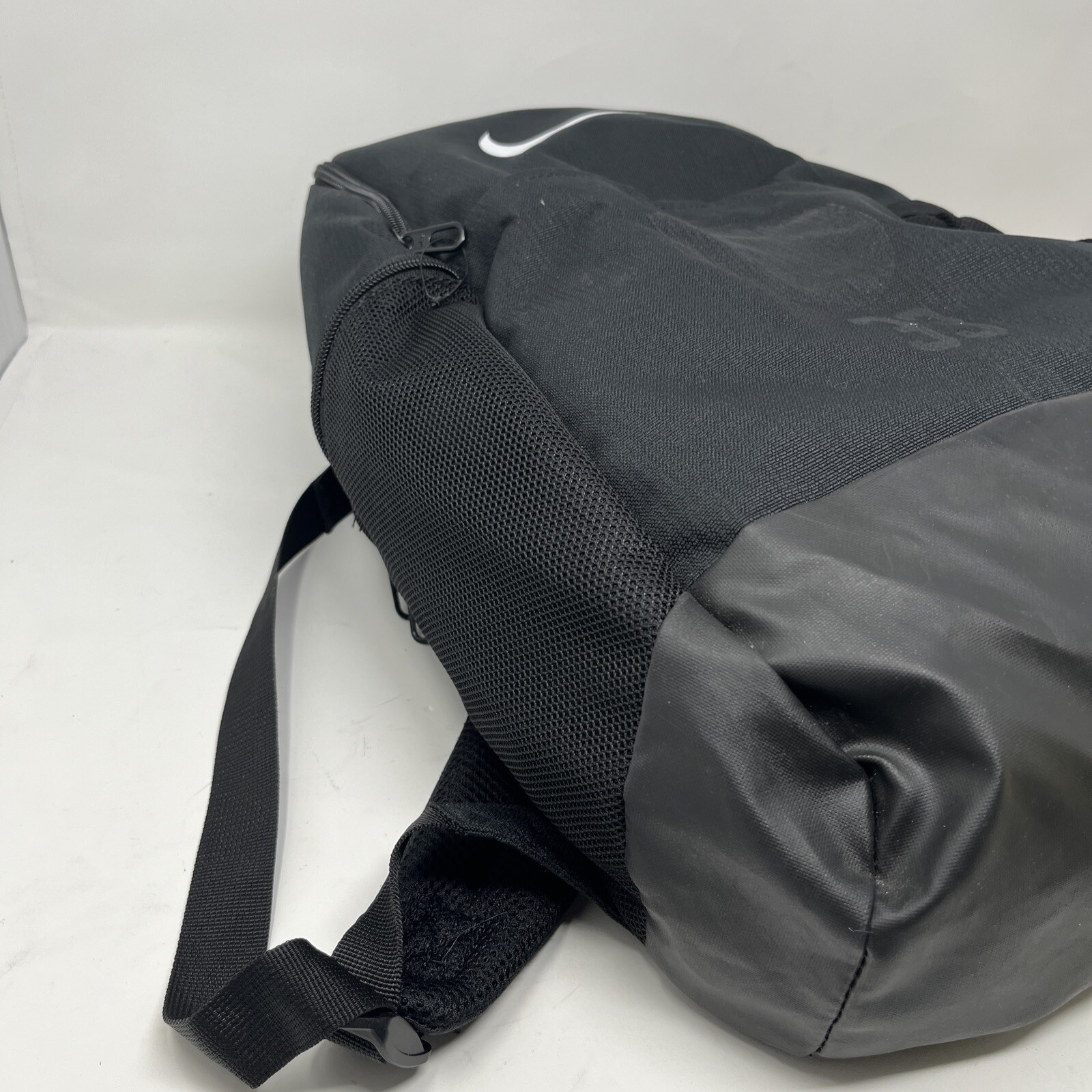 Nike Brasilia 9.5 Backpack Medium Training Sports Backpack Black 18×12″