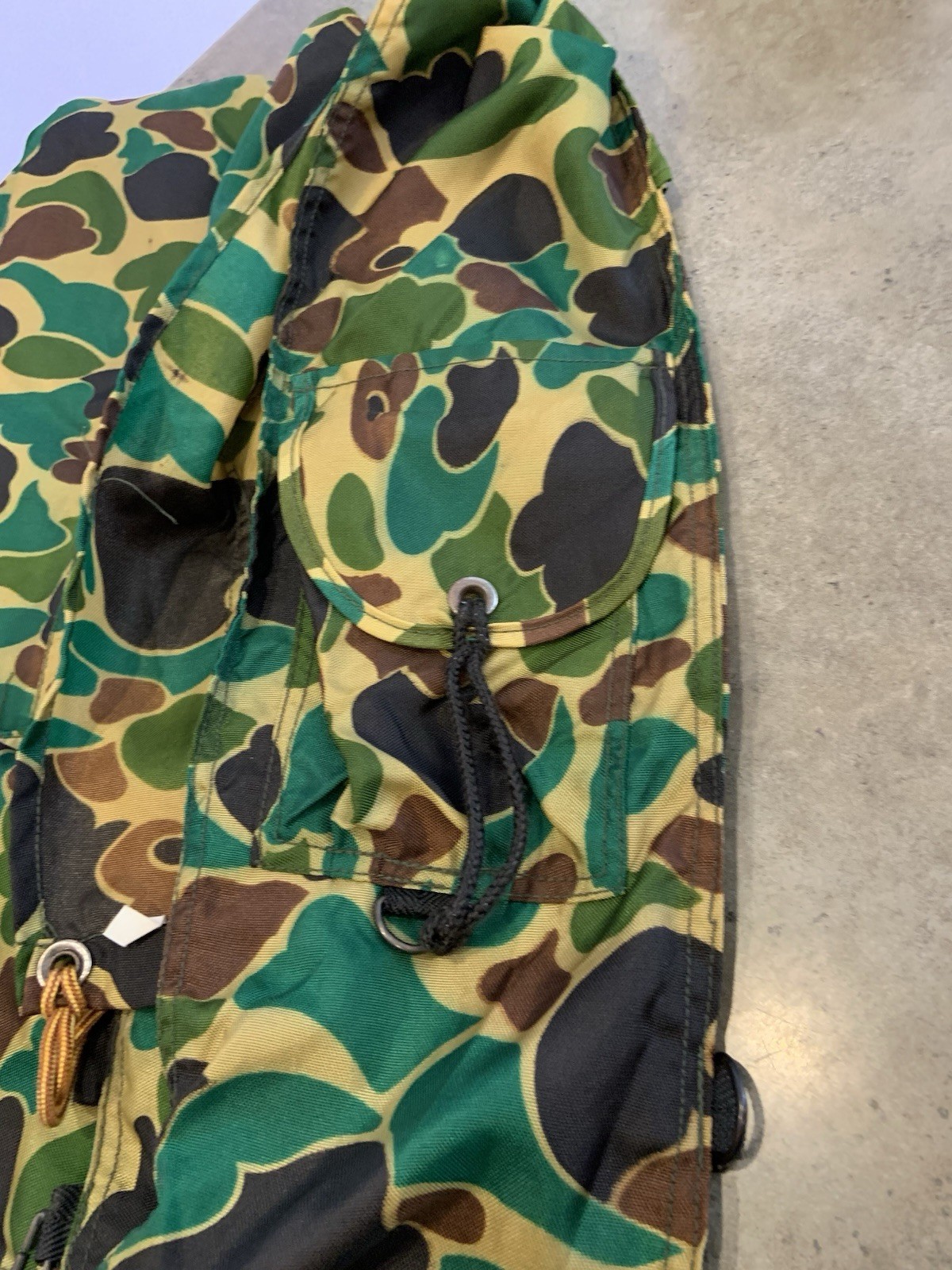 Vtg Camo Pack/Bag Large Nylon Hunting Camping Unbranded
