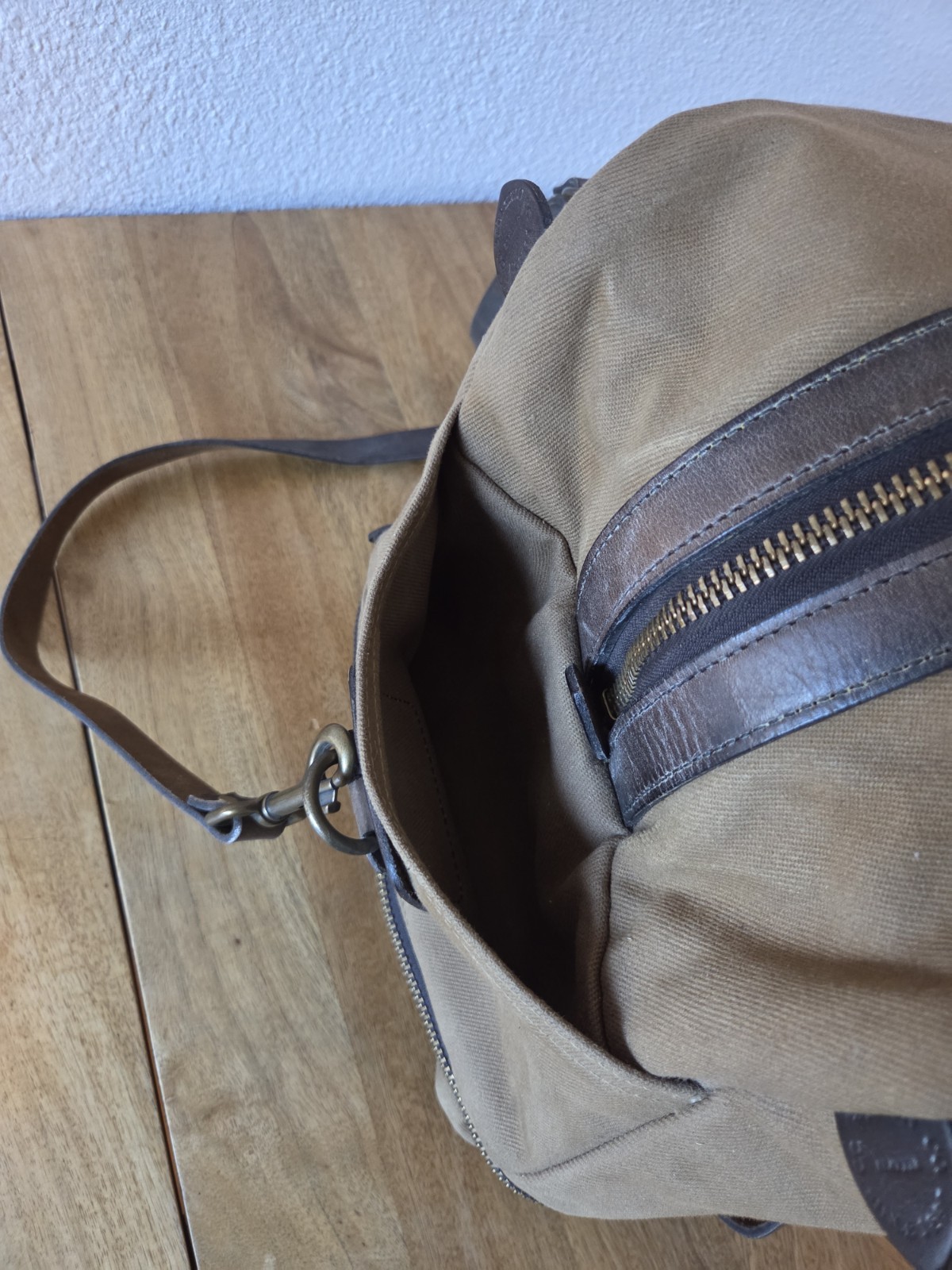 Filson Medium Rugged Twill Outfitter Bag | NWOT | Talon Era | Tan | Made in USA