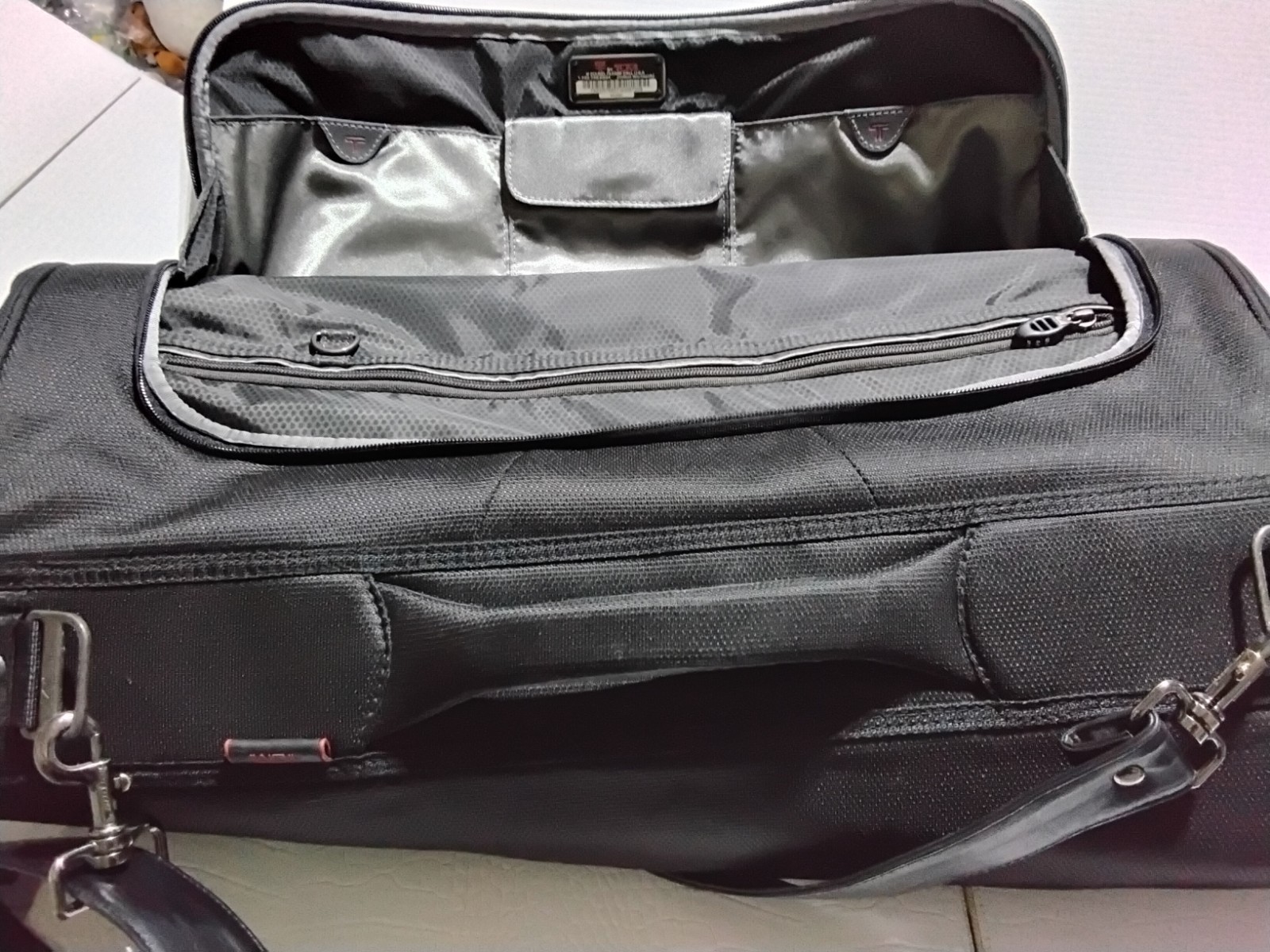 22” Tumi T-Tech 5536D Black Gray Tri-Fold Nylon Travel Garment Bag Suit Bag