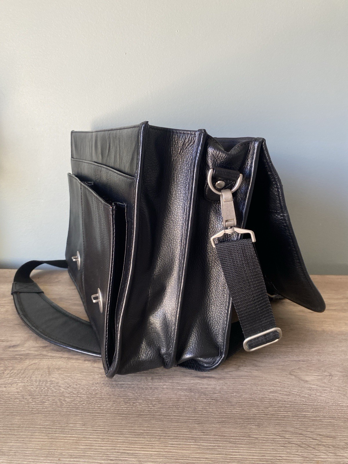 Wilson Black Leather Satchel Messenger Bag Laptop Computer Commute MINT