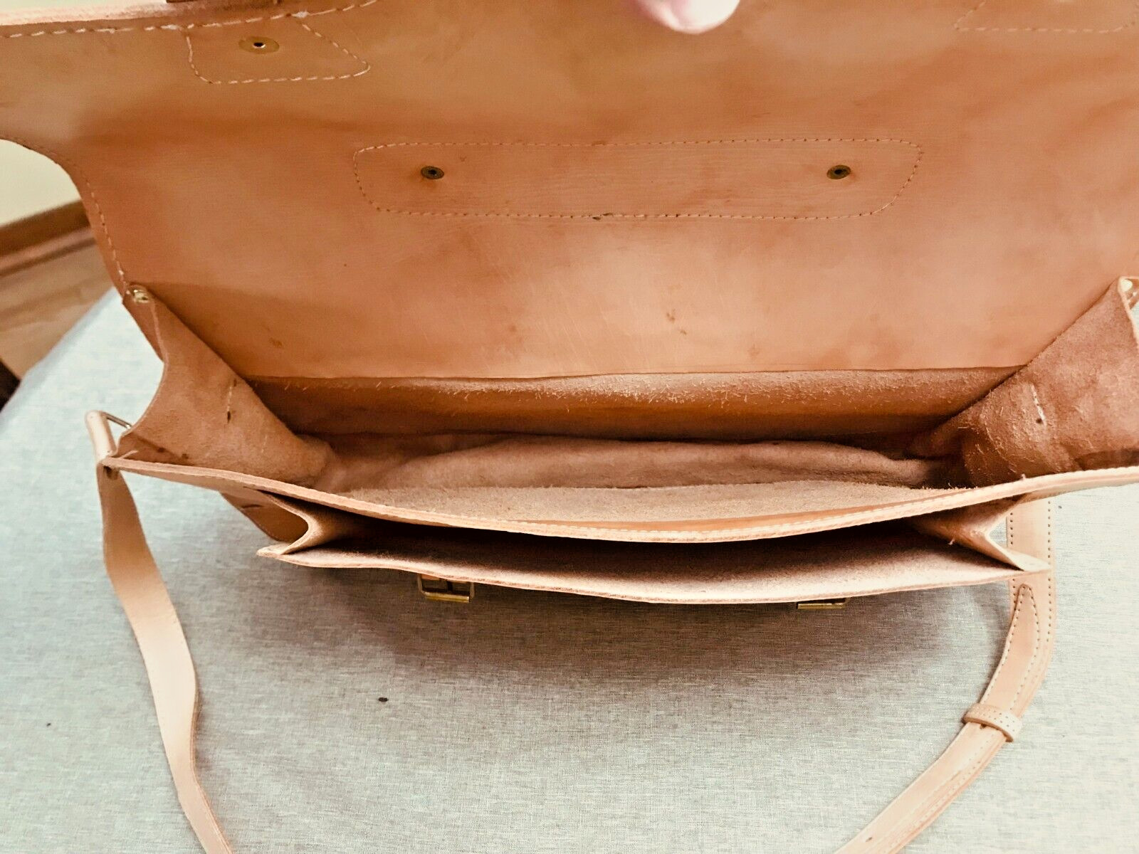 Natural Tan Burnished Belting Leather Briefcase / Messenger Bag – SPAIN