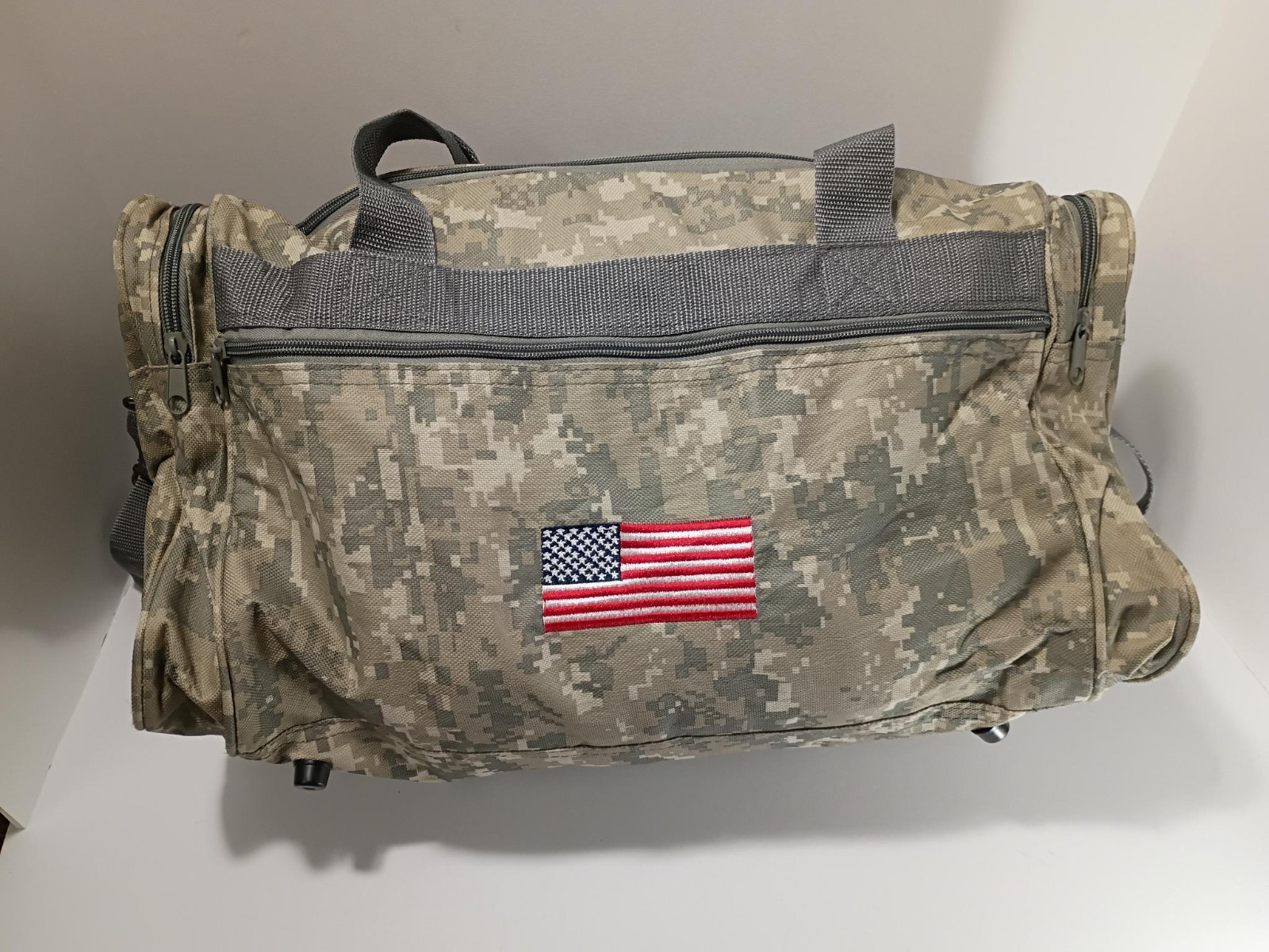 Camouflage military vintage N.R.A. Duffel Bag American Flag Embroidery 14x9x8 in