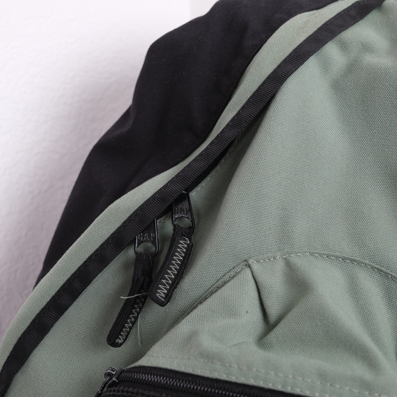 Vtg GAP 2001 Sling Bag Y2K Single Strap Crossbody Shoulder Backpack Green