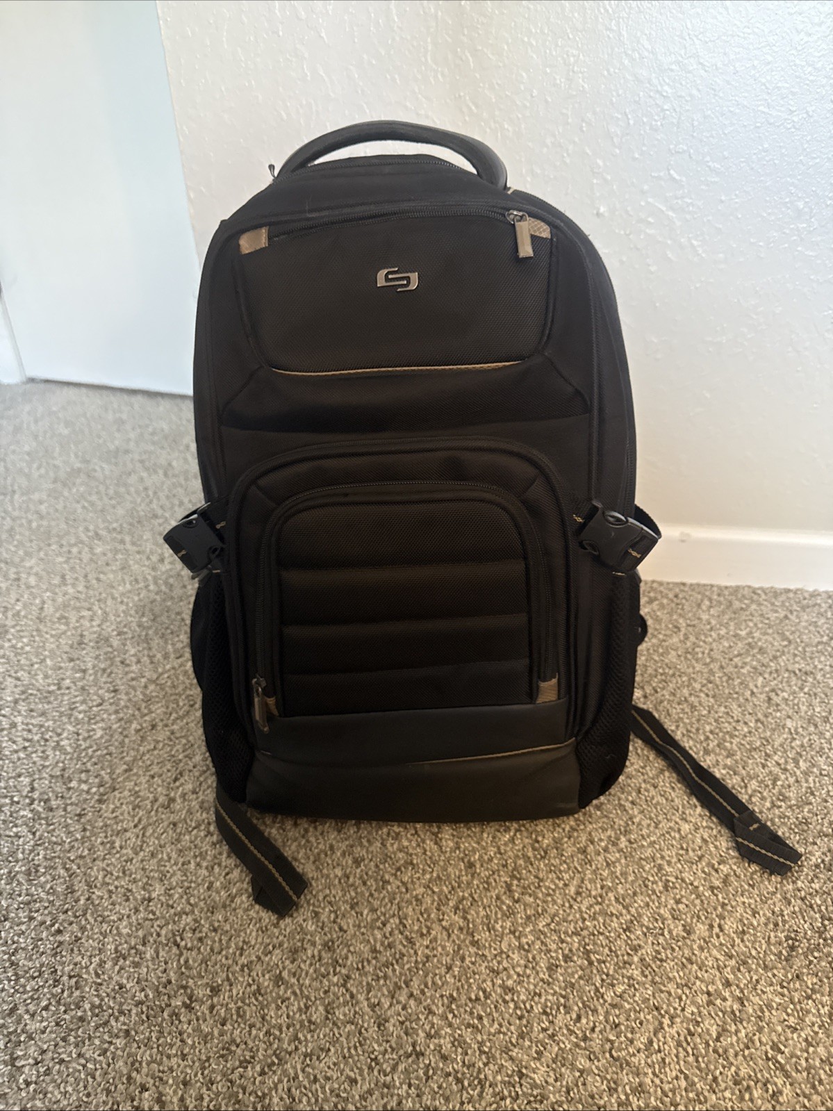 Solo New York Arc Pro Backpack In Black 17.3 Inches