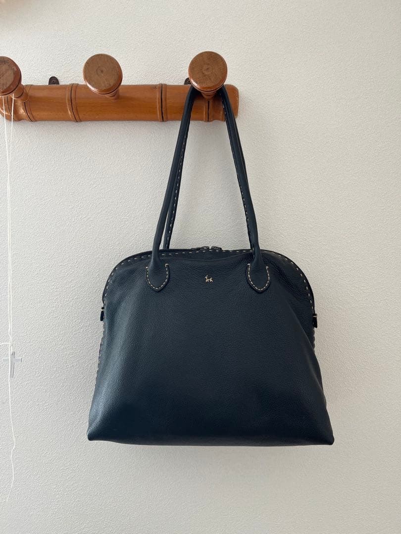 Used Henry Cuir IDEALISTE M Shoulder Bag W 30cm H 24cm D 12cm Size Black