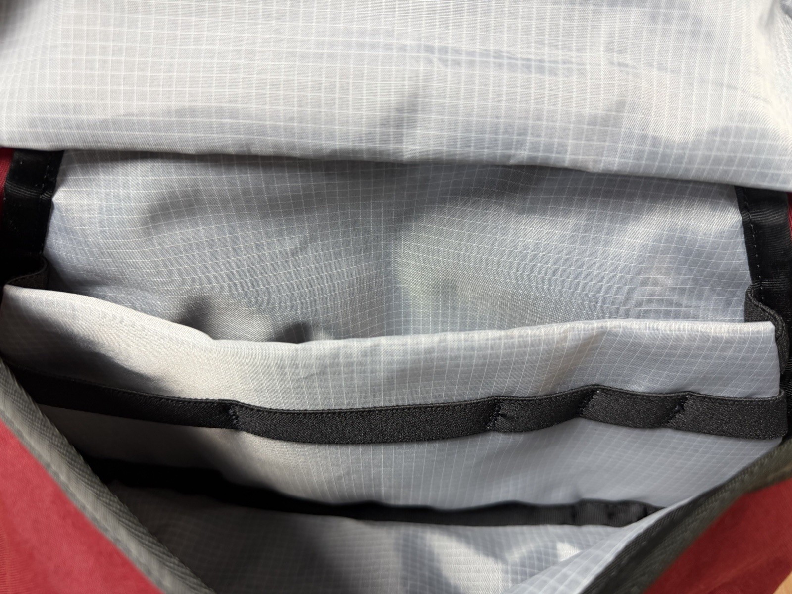 1733 Messenger Crinkle Nylon (Red Konbu, 2.5L)