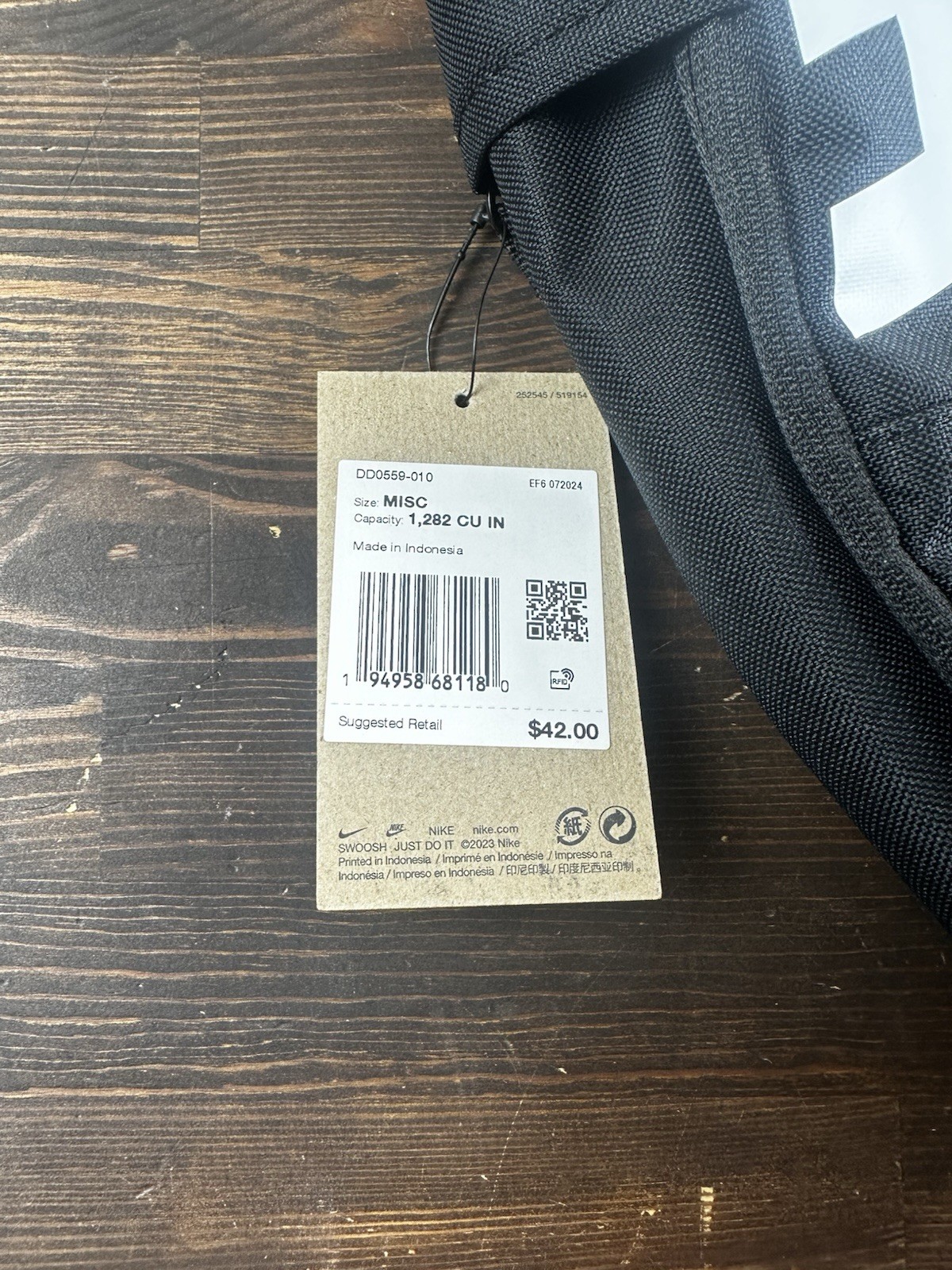 NEW Nike Elemental Backpack School Gym Book Bag (DD0559-010) Black / White NWT