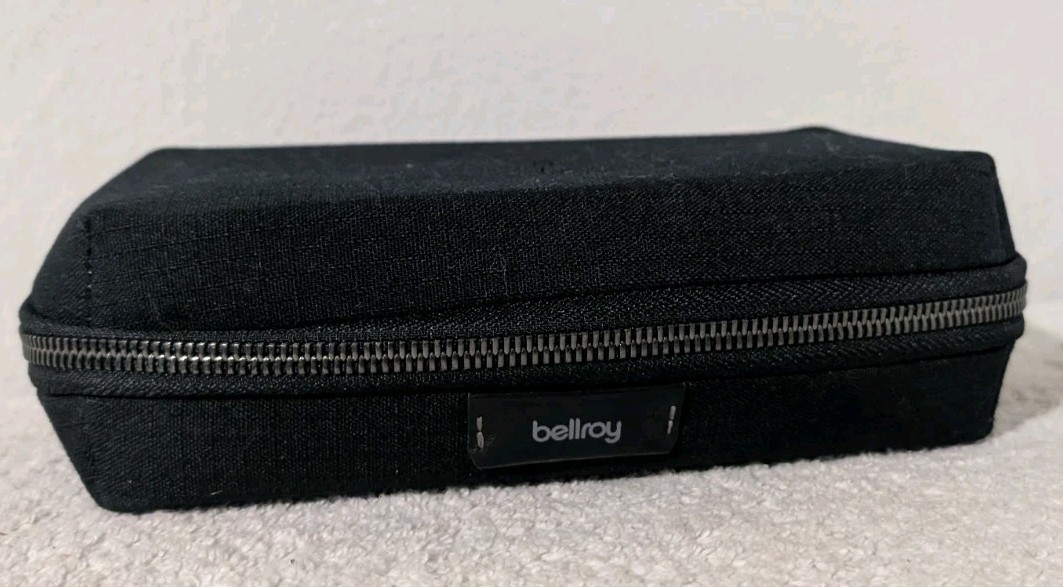 Bellroy Tech Kit Zip Pouch Bag Carryology Essentials Edition CHUBB Black