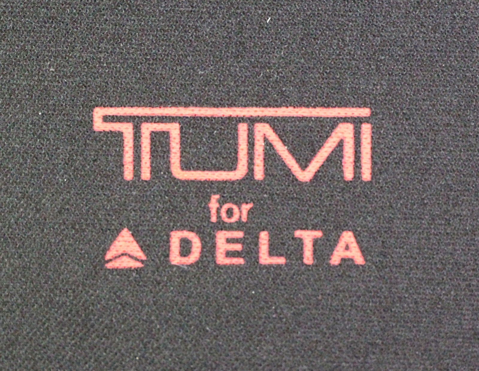 Tumi For Delta BLUE HARD SHELL ZIP AROUND CASE TOILETRY TRAVEL BAG EMPTY