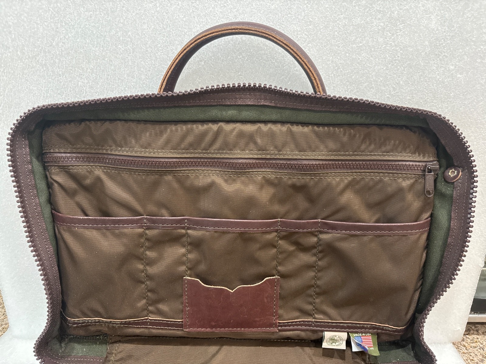 DULUTH TRADING COMPANY CANVAS W/ LEATHER TRIM MESSENGER BAG BRIEFCASE MADE IN US