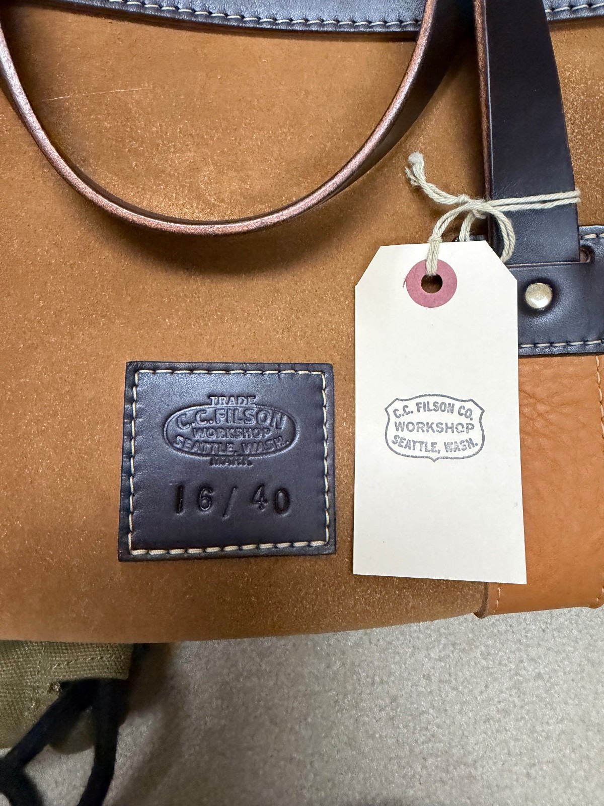 NWT Filson Workshop Suede Small Duffle Bag # 16/40 MADE USA #20298329 Rare