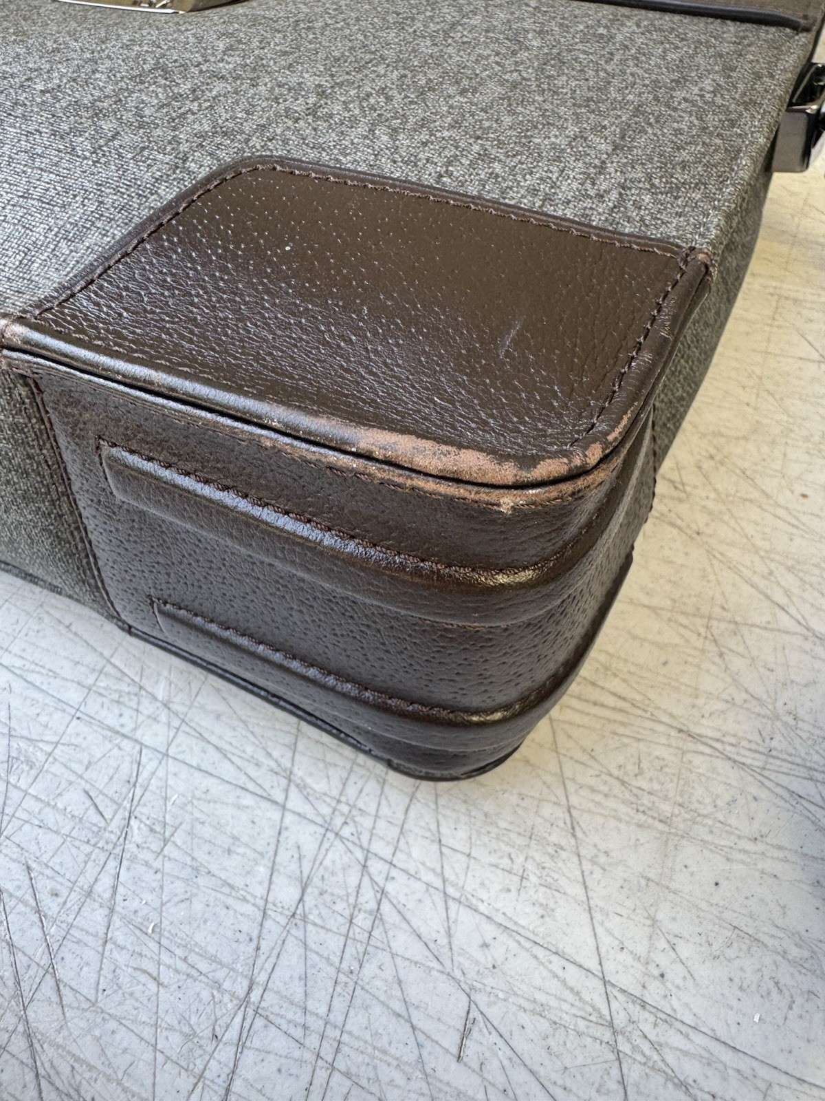 TUMI Astor Dorilton Gray Dark Brown Leather Business Shoulder Bag Briefcase