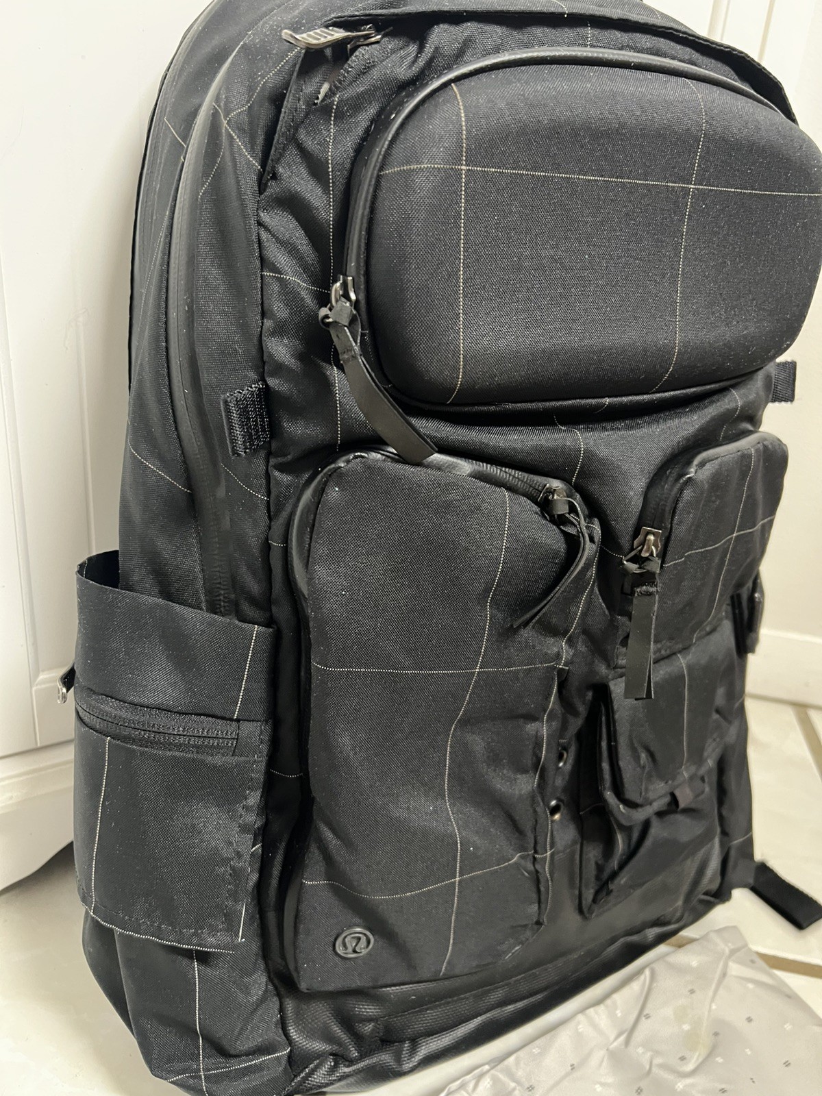 Lululemon Cruiser Backpack bag 22L Rare Out Of Print. Pin stripes. Complete