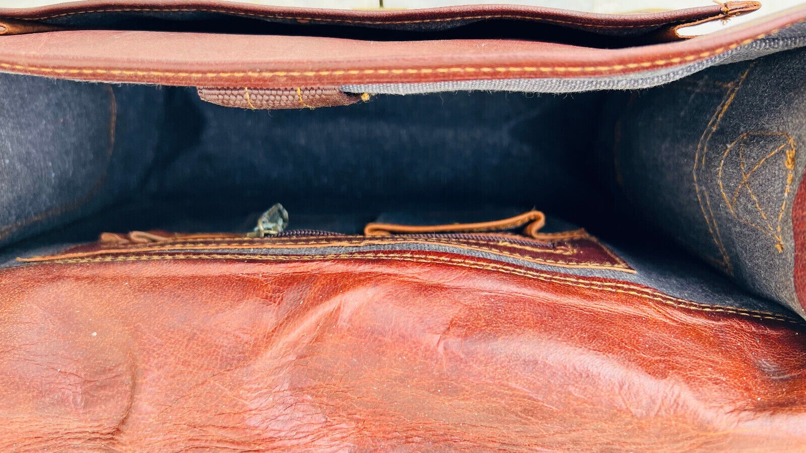 Real Briefcase Bag Men’s Vintage Lambskin Leather Messenger Shoulder Laptop