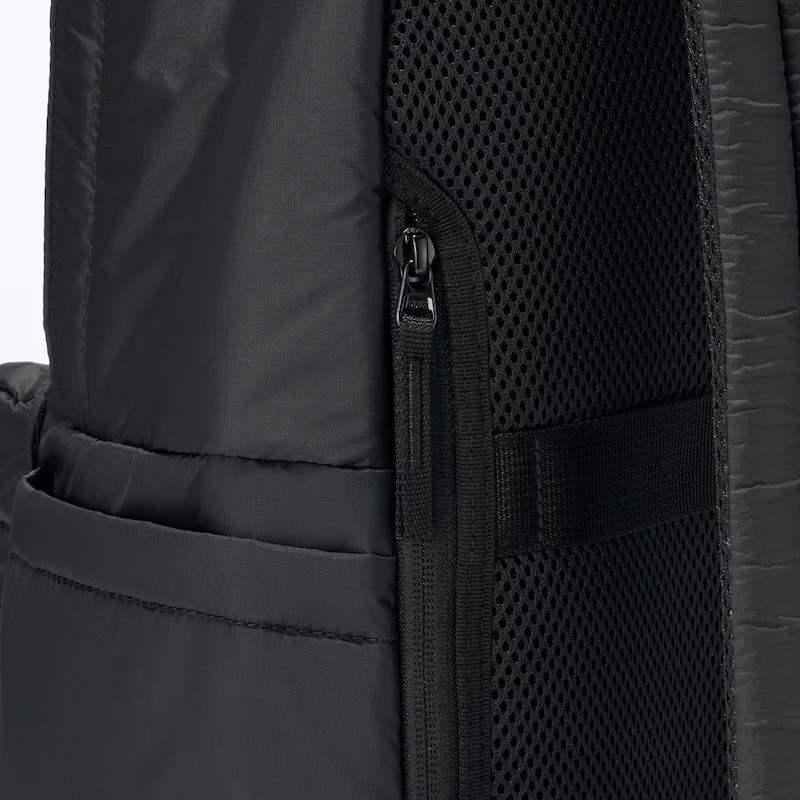 MUJI Water-repellent padded backpack to reduce shoulder strain from japan