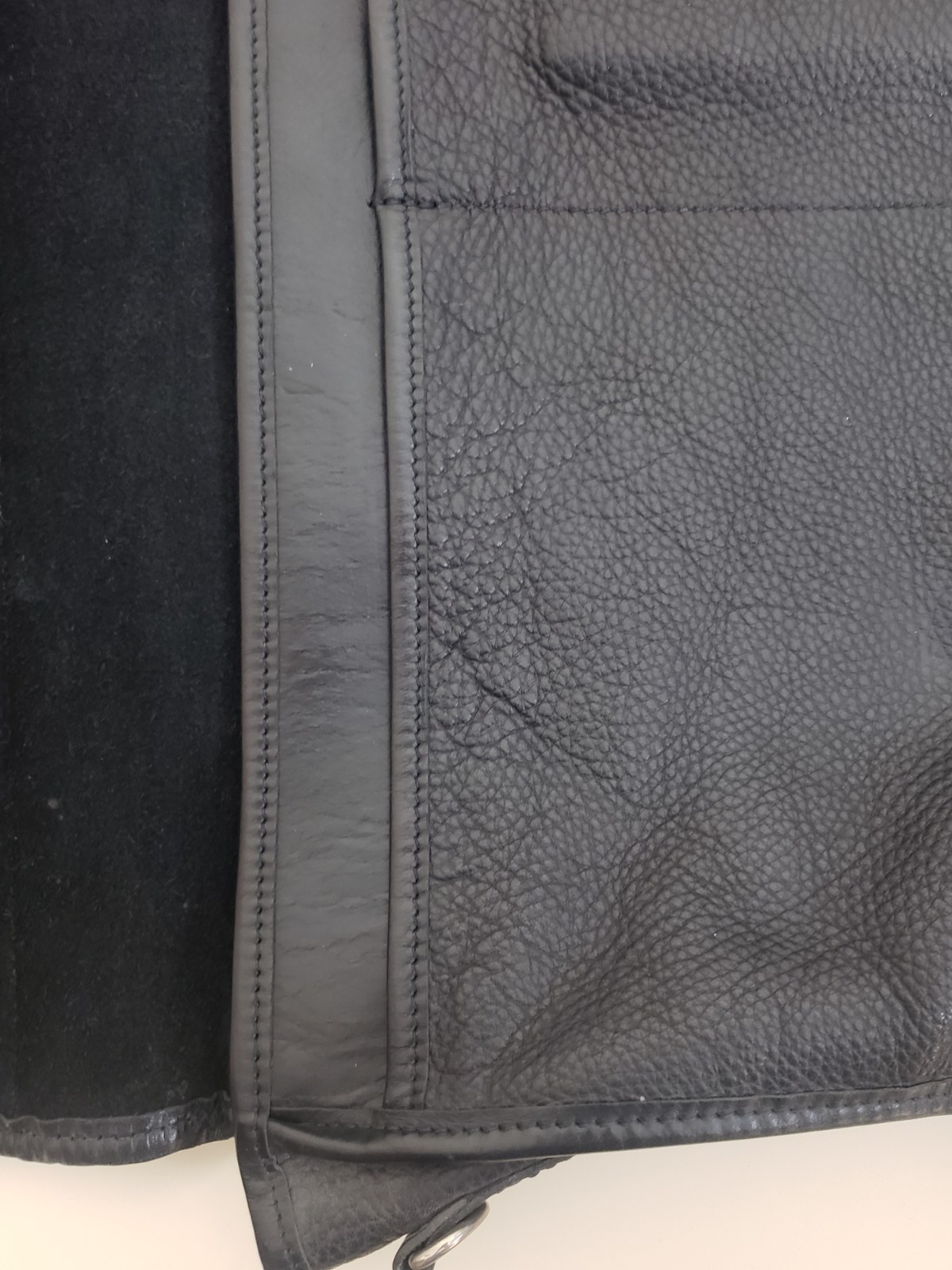 Roots Canada Black Leather Messenger Bag Briefcase Pontiac GMC Logo Beaver Tag