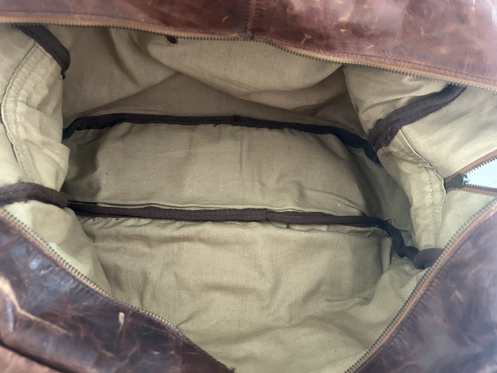 MAHI Leather Duffle Distressed